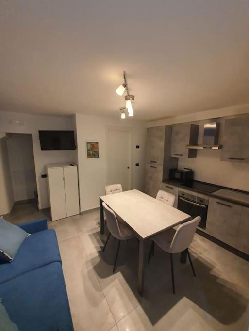 Casa Vacanze Frontemare 살레르노 외부 사진